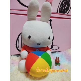 Miffy ตุ๊กตาน้องกระต่ายมิฟฟี่ถือลูกบอล น่ารักมากๆ น้องตัวอ้วนๆเลยจ้า น่ารักสุดๆ