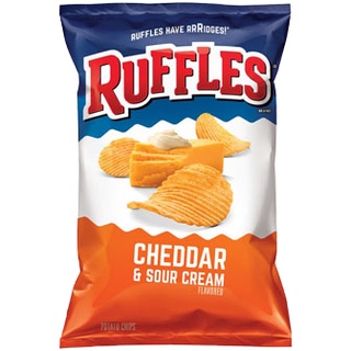 Cheddar &amp; Sour Cream Potato Chips Ruffles 184g/มันฝรั่งทอดกรอบ Cheddar &amp; Sour Cream นัวเนีย 184g