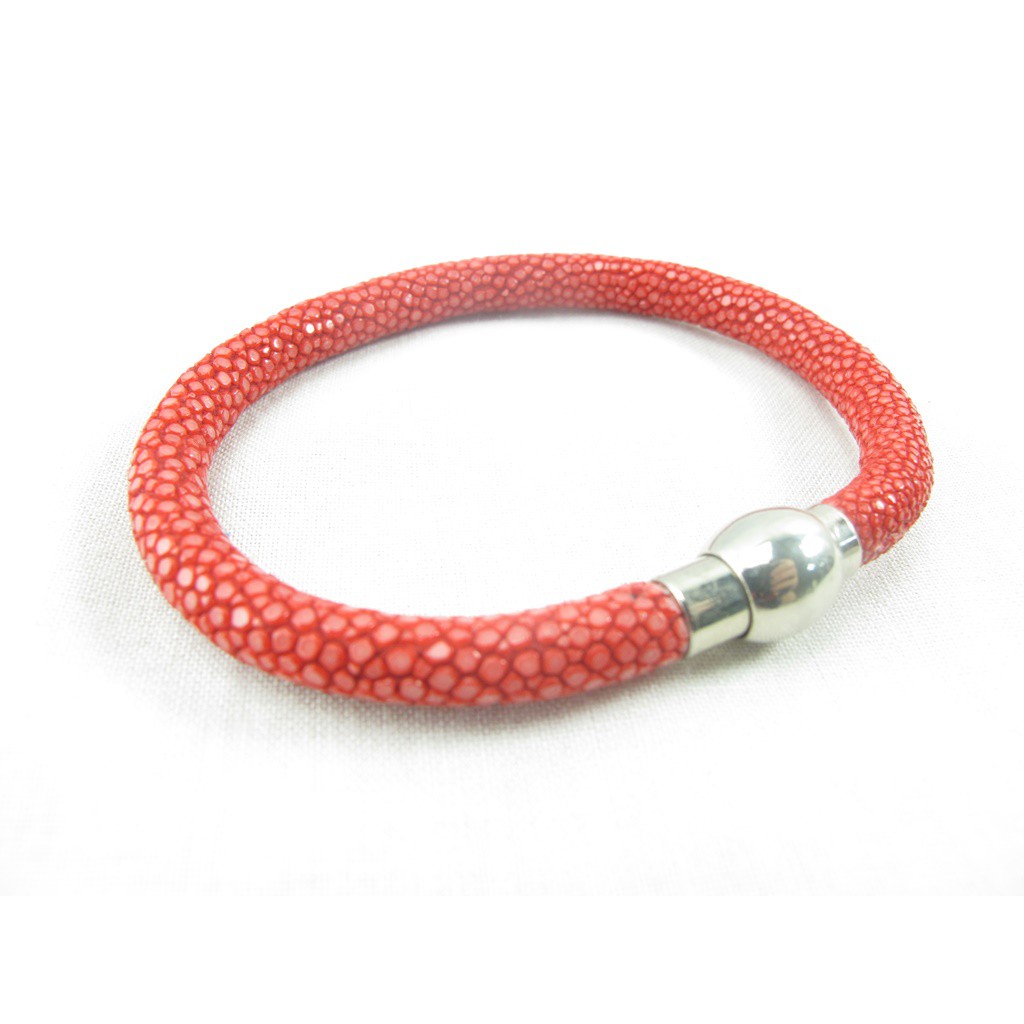 กำไล สร้อยข้อมือ หนังปลากระเบน กระเบน สีแดง Genuine Red Stingray Leather Bracelet