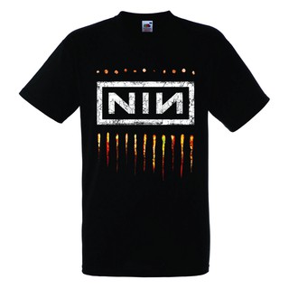 เสื้อยืดผ้าฝ้ายNine Inch Nails Nin Logo 2 เสื้อยืดสีดำเสื้อร็อคร็อคเสื้อยืดวงดนตรีร็อคเสื้อยืดเสื้อผู้ชายเสื้อ Tee ตลกL