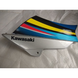 ฝาครอบข้างขวา-สีเทา Kawasaki Kazeแท้ใหม่