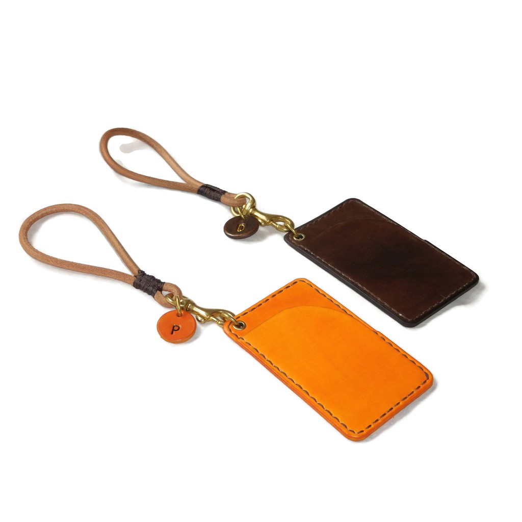 พวงกุญแจพร้อมซองใส่ key card, key card holder with personalized name tag ซองหนังใส่บัตร