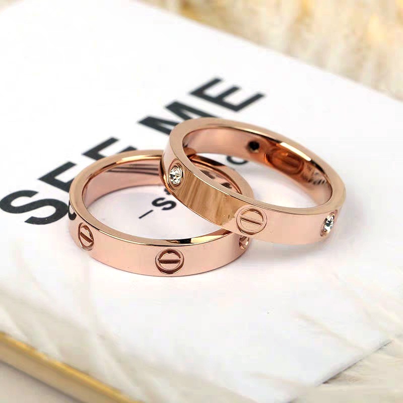 Leve Series แหวนสเตนเลส ไทเทเนียม 18K ประดับเพชร สีโรสโกลด์ เครื่องประดับแฟชั่น พร้อมส่ง ขายส่ง