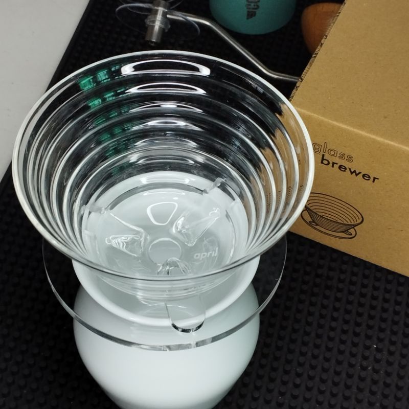 April Glass Brewer flat bottom dripper ดริปเปอร์แก้ว จาก April Coffee Denmark ออกแบบโดยรองแชมป์โลก