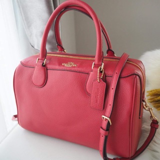 Coach หมอน 12” สีแดง True Red สวยมากค่า