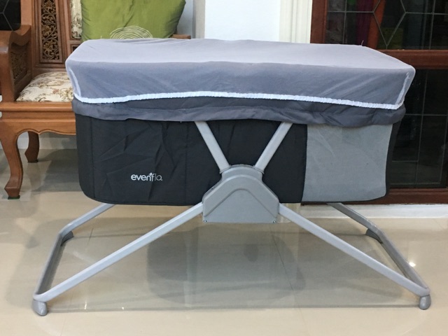 evenflo villi travel bassinet