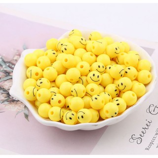 เม็ดละ 1บาท ลูกปัดหน้ายิ้ม ลูกปัดยิ้ม  รูด้านบน Smiley beads