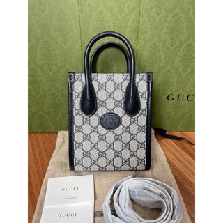 New🤍GUCCI MINI TOTE BAG WITH INTERLOCKING 2022 Size:W16cm x H20cm x D7cm อุปกรณ์: ถุงกระดาษ การ์ด กล่อง