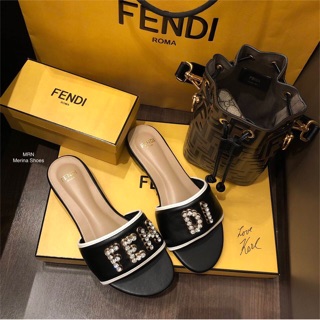 รองเท้าแตะแบบสวม FENDI