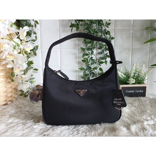 prada re-edition 2000 nylon black