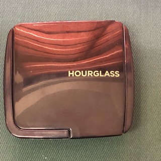 Hourglass ตลับเปล่าแป้ง finish power