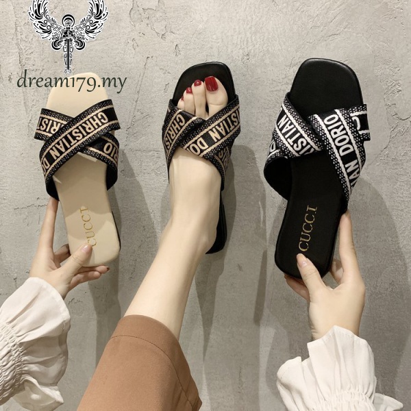 ขนาดบวก35-42ผู้หญิงรองเท้าแตะมาใหม่รองเท้าแตะแบนกันลื่นสําหรับผู้หญิง