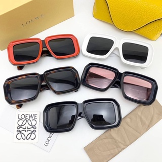 แว่นตา โลเอเว่ sunglasses  คุณภาพดีที่สุด พร้อมส่งนะค่ะ  กันแดดเต็มประสิทธิภาพ UV400 มาพร้อมกล่อง อุปกรณ์ค่ะ (สีขาว)