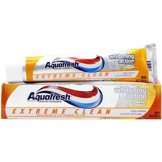 Aquafresh Extreme Clean ยาสีฟัน​ สูตร​ Whitening Action 158.7g