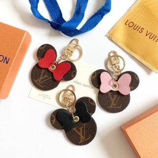 พวงกุญแจ​หลุยส์​ รูปMickey น่ารักมากค่ะ
