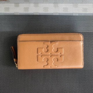 (ผ่อน0%) กระเป๋าสตางค์ Tory burch bombe-t zip continental wallet 48312 หนังแท้ สีน้ำตาล ซิปรอบ