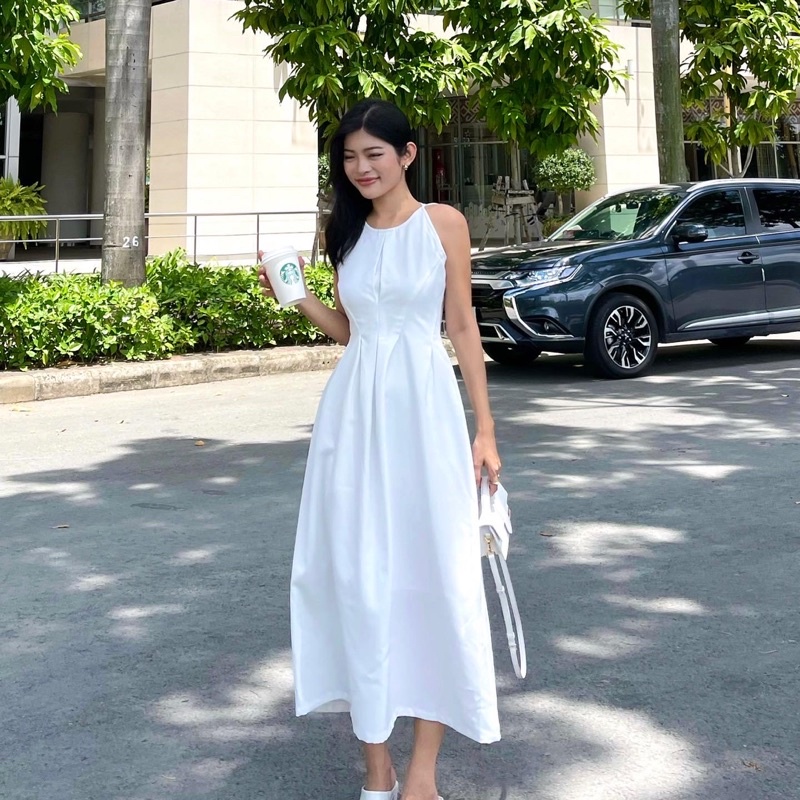 SAP-ชุดเดรสยาวคล้องคอที่หรูหรา