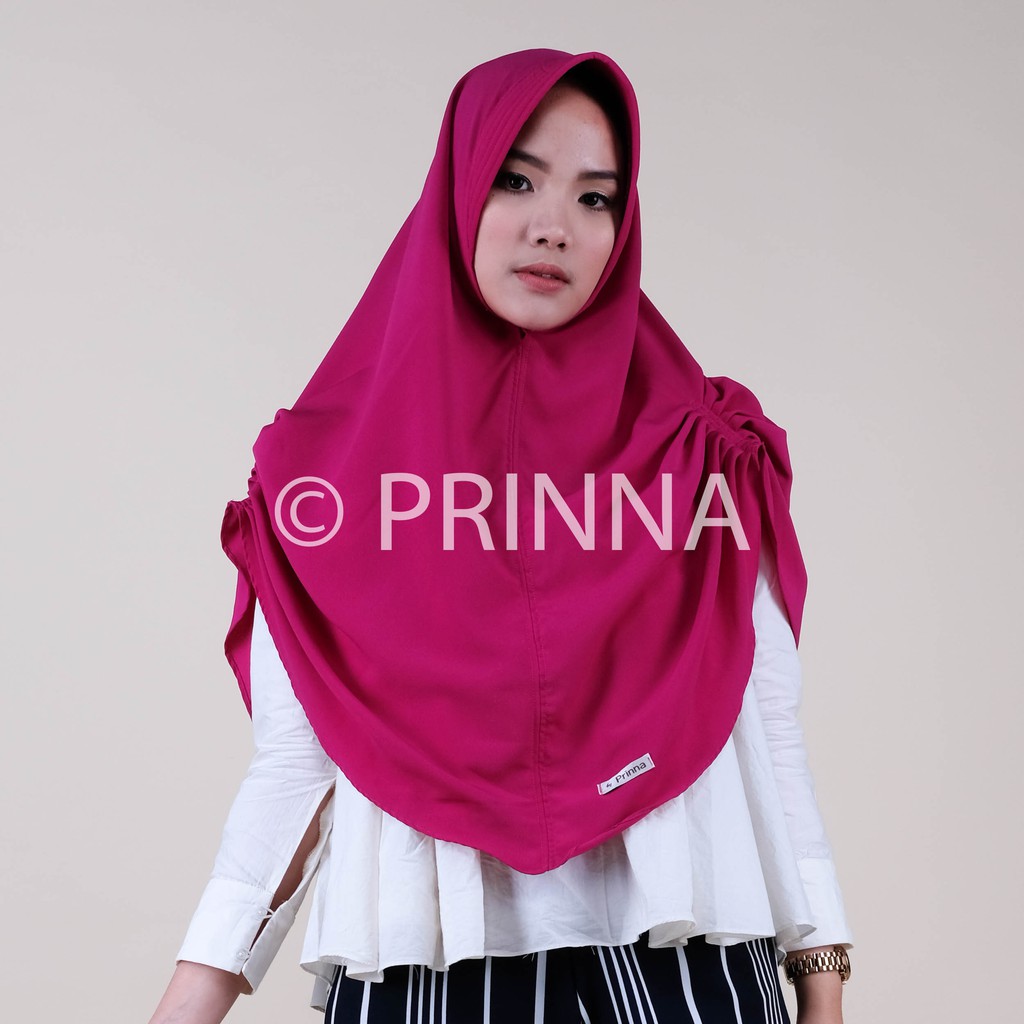 ผ้าคลุมหน้า Zaira สีชมพู Magenta