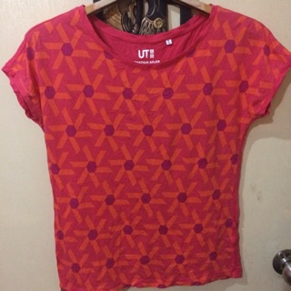 เสื้อยืด uniqlo ลายสวย