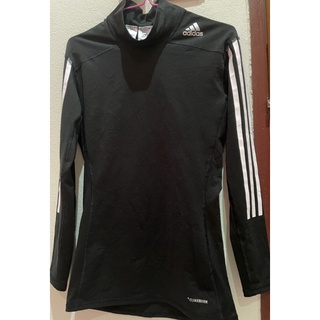 adidas เสื้อออกกำลังกาย size M แบบเข้ารูป