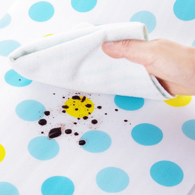 ผ้าปูโต๊ะกันน้ํากันความชื้นลายดอกไม้ 3 ม . / ม้วน