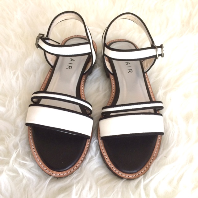 Blair รุ่น Signature สี white