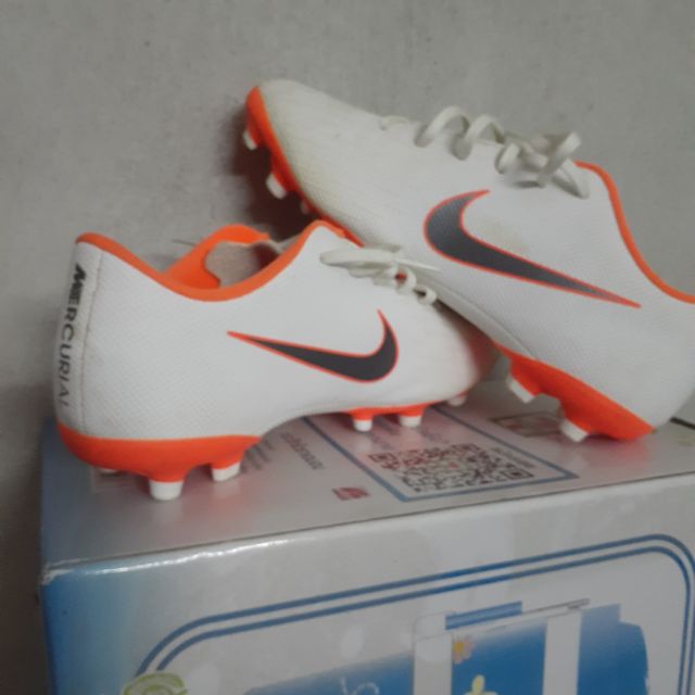 สตั๊ด nike  เเท้100% พร้อมส่ง