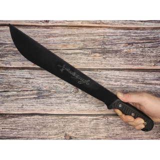 มีดใบตาย Machete ยี่ห้อ Ontario รุ่น 6520 รุ่นนี้พิเศษ มีลงลายเซ็นผู้ออกแบบ สำเนาจีน ออกแบบมาให้ใช้งานหนัก ผิวใบหยาบสีดำ