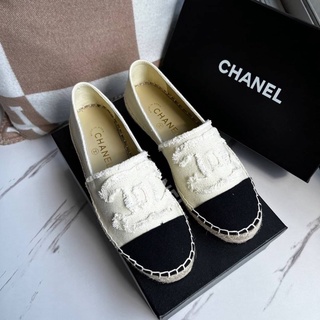 รองเท้า CHANEL ESPADRILLES COLLECTION 💛มาเเล้วเป็นอีกรุ่นที่มาเเรงตลอดกาล ทำจากหนังเเท้100%