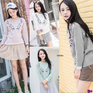 👗Pfashion [ส่งไว!!🚛] P7697  เสื้อแขนยาว ปักลายแต่งด้วยดอกไม้  Long sleeve shirt with floral embroidery