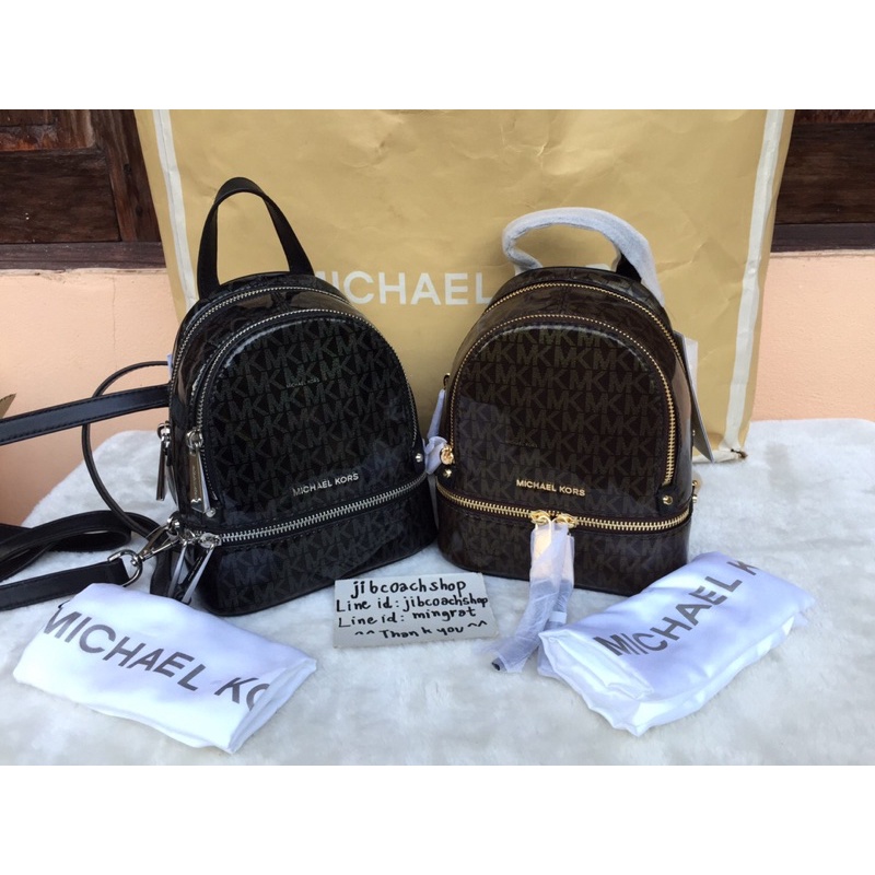 🥰ลดล้างสต๊อก🌿4,390 บาท Michael Kors Signature Glossy Rhea Extra Small  Messenger Backpack black ▶️เป้ได้/Crossbody ได้คะ✓ | Shopee Thailand