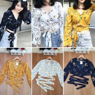 FLoral printed cross front crop เสื้อปริ้นลายดอกไม้น่ารักๆ ดีไซด์ไขว้หน้า มีเขนาด :: รอบอกฟรีไซด์ได้ถึง 38 ยาว 16 นิ้ว