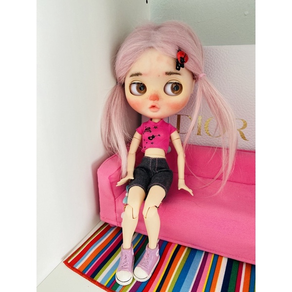 Blythe custom ตุ๊กตาประกอบด้วยชุดเสื้อผ้า