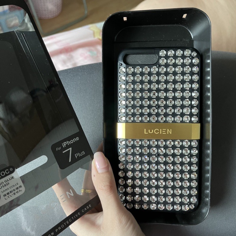 lucien case for iphone 7 plus! รุ่น spectrum gold series black/white เพชรครบทุกเม็ด ส่งต่อถูกๆ (จาก4,390)🤎🐶
