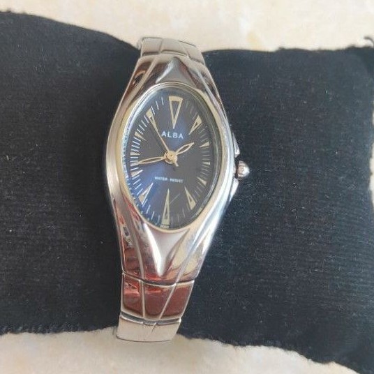 นาฬิกาแบรนด์เนมALBAหน้าปัดสีน้ำเงิน สายสแตนเลส ของแท้มือสอง สภาพใหม่
