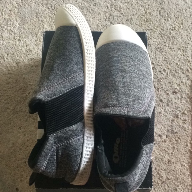 รองเท้าสลิป ออนOllie