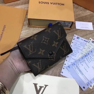 กระเป๋าสตางค์ Louis