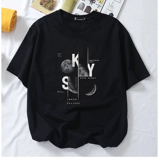 คอตต้อนคอกลม&lt;STOCKS SEDIA ADA&gt;"SKY" GRAPHIC 100%COTTON T-SHIRT LENGAN PENDEK/เสื้อยืดแฟชั่น/โอเวอร์ไซส์/คู่รัก/เสื้อยืดพ