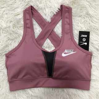 sport bra หลังไขว้ Nikeมีฟองน้ำซับสวยมากๆๆ