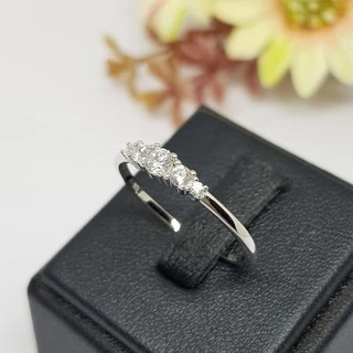 Memorine Jewelry แหวนเงินแท้ 925 ฝังเพชรสวิส (CZ) : ONLR483