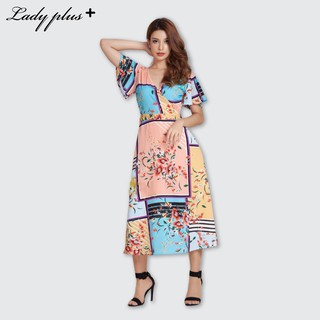 Lady Plus เดรสยาวลายดอกไม้คอป้ายเกย | Crossover Neckline Maxi Dress