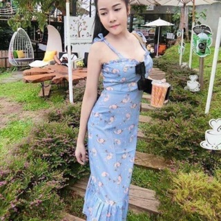 👗เดรสผูกไหล่โชว์ แต่งชายระบาย👗