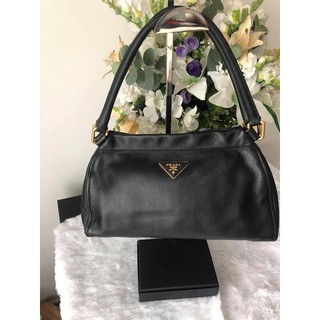 Used Prada Saffiano hobo🖤ของมันต้องมี‼️.ของแท้💯% ราคาดี🖤