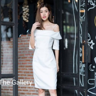 เดรสสั้นโชว์ไหล่