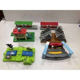 [ถูกที่สุด] ไม้กั้นรถไฟ รถไฟ Tomy แท้ มือสอง จากประเทศญี่ปุ่น รถไฟ ราง Tomica อุปกรณ์เสริมไม้กั้นรถไฟ อุปกรณ์ TTC