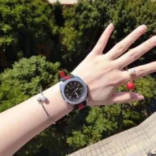 นาฬิกาสายผ้า พร้อมกล่อง