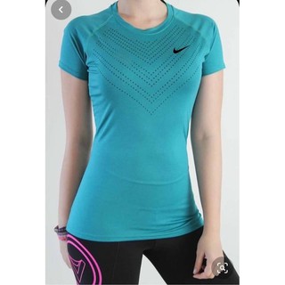 Nike เสื้อออกกำลังกายผู้หญิง