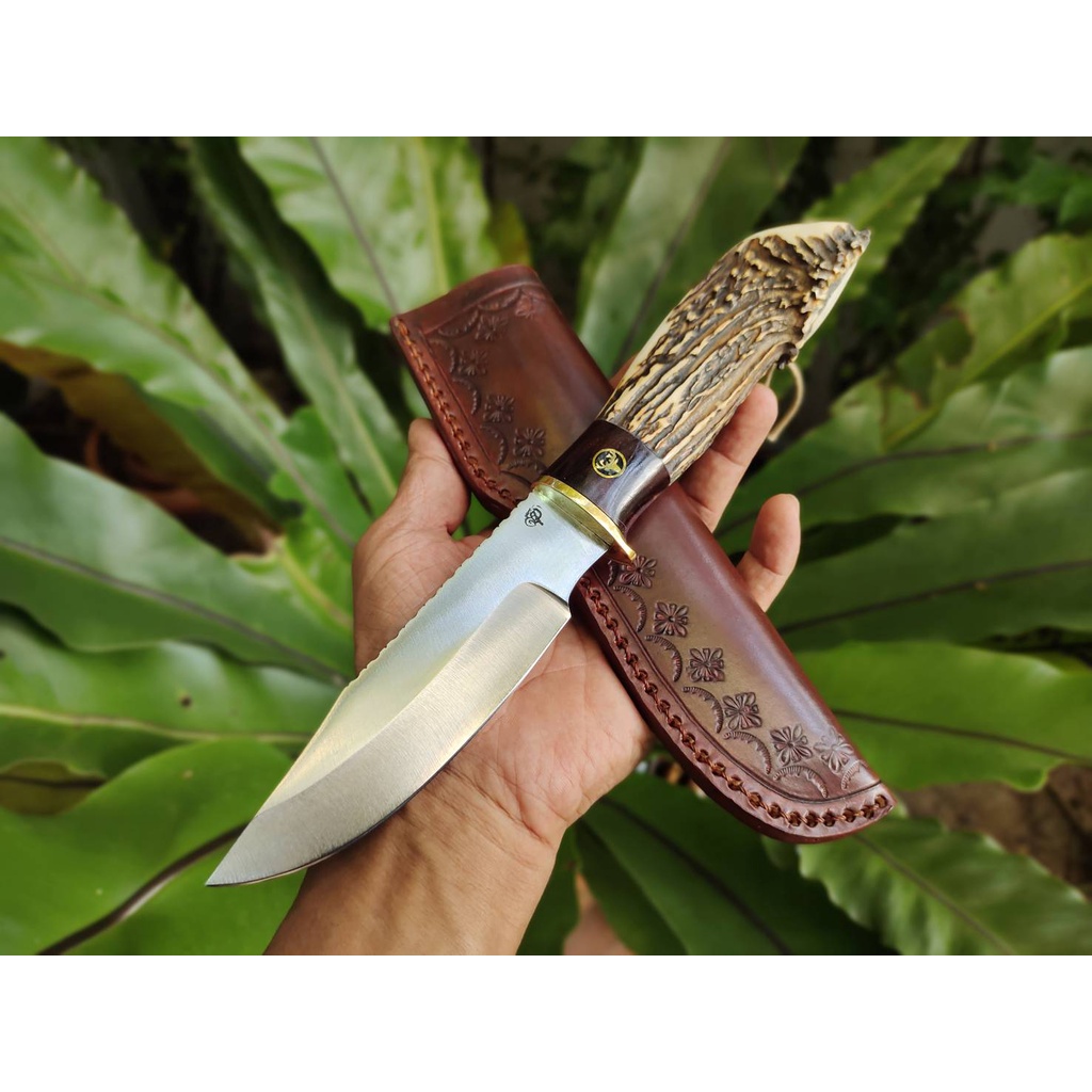 มีดแคมป์ มีดใบตาย (fixed blade knife) มีดเดินป่า มีดโบวี่ เหล็ก 440C ใบ 5.2” ด้ามเขาละมั่ง เหง้ามงกุ