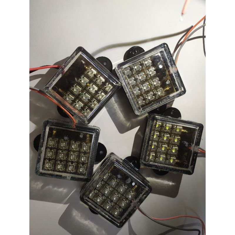 [ลูกค้าใหม่ 1บาท] ไฟใต้ท้อง12ดวง สี่เหลี่ยมแฟลช12vDC