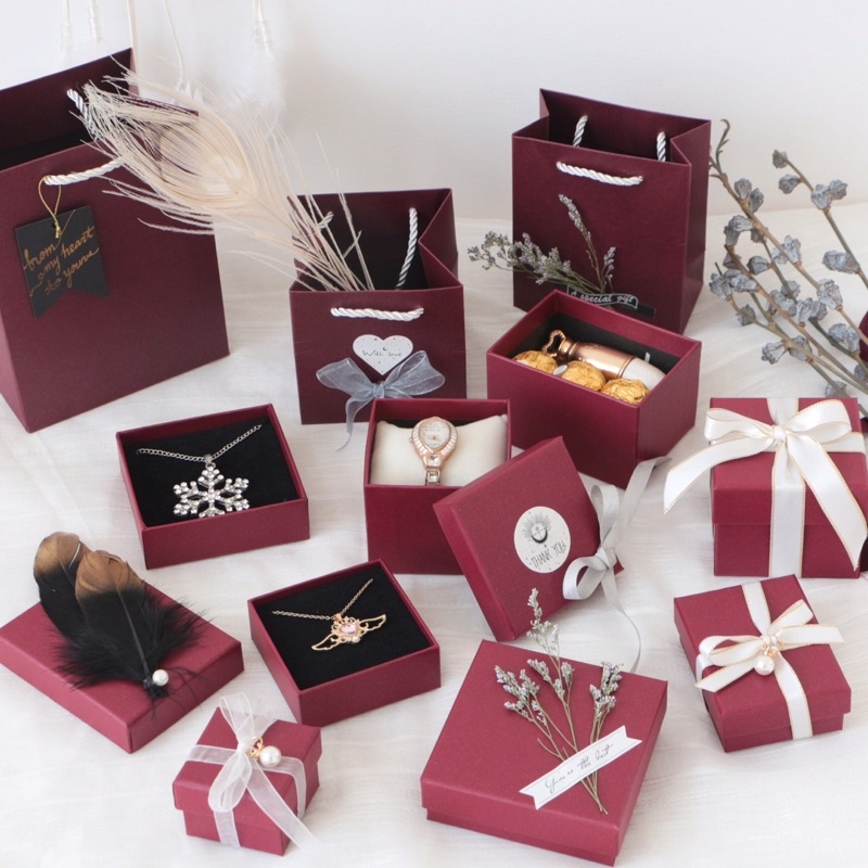 กล่องของขวัญ Ruby Set สำเร็จรูป กระดาษแข็งอย่างดี ใส่แหวนนาฬิกา กำไลข้อมือ Gift Boxes Kotak hadiah
